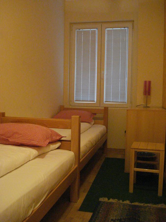 Hostel Jasmin Belgrade Exterior photo