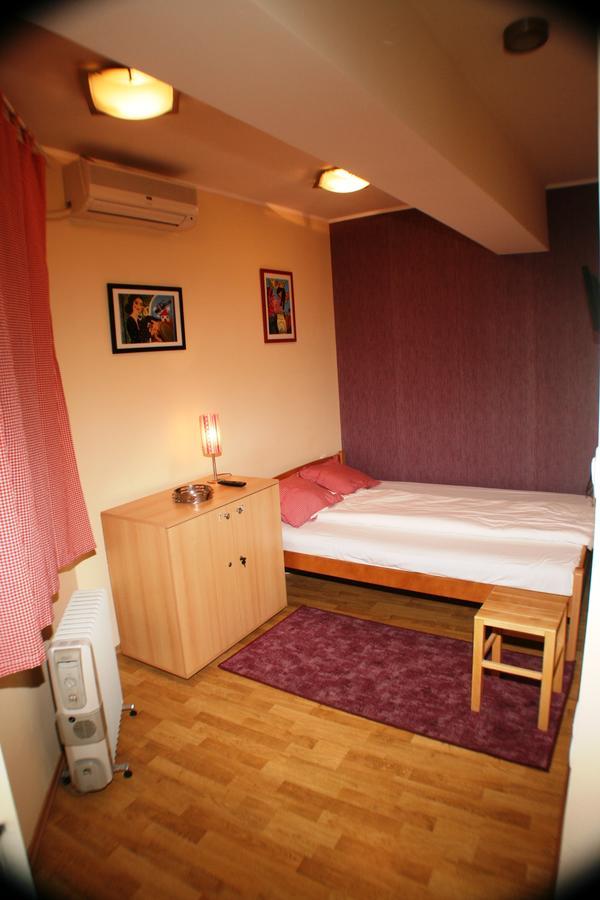 Hostel Jasmin Belgrade Exterior photo